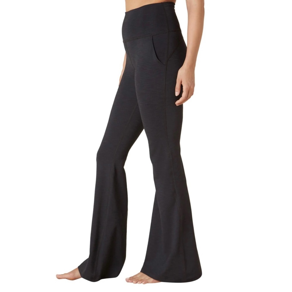 Beyond Yoga Women's Heather Rib All Day Flare Pants in Black Size L - Picture 4 of 16
